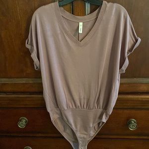 ⭐️ NWOT ⭐️ Wishlist bodysuit, SMALL